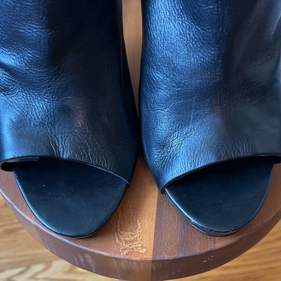 Vince Camuto Women's Fenette Heel Black Size 10 Good Condition - Picture 11 of 15